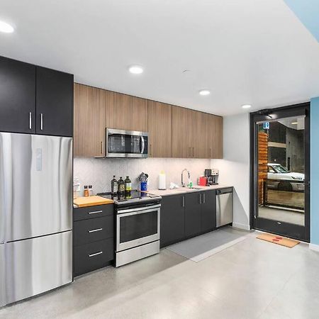 Airy And Open Corner Loft - 92 Walkscore Redmond Exterior photo